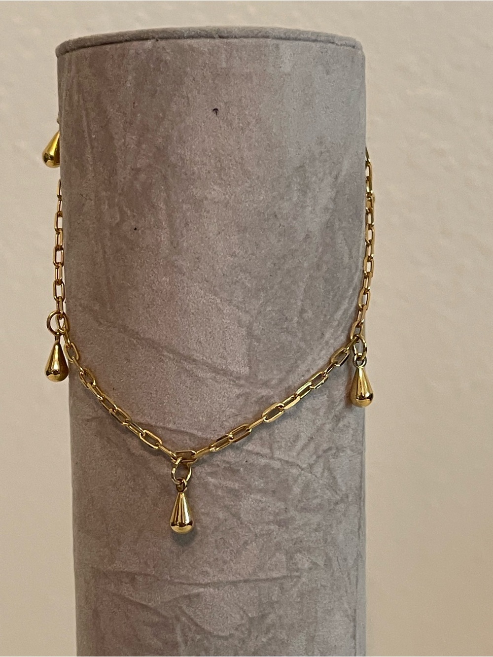 Avon Gold Teardrop Charm Bracelet - Gold Tone - Picture 3 of 5